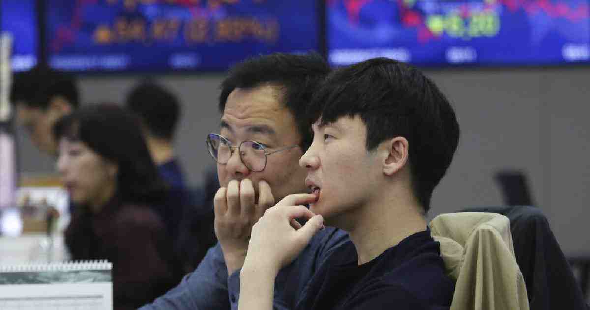 US crude oil price falls below $19